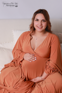 Babybauchbilder mit Babyfotograf in Pirmasens mit Kleider zum ausleihen für deine Babybauchfotos