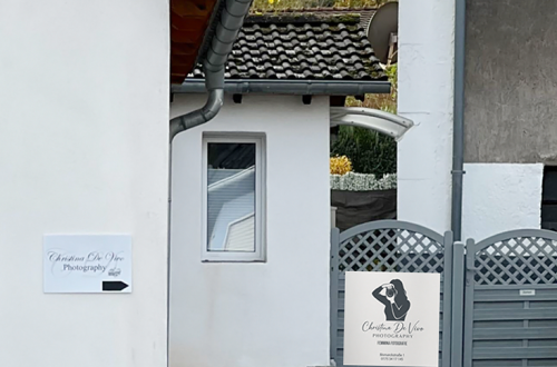 Studiohaus der Fotografin Christina De Vivo - Bismarckstraße 1 in 66987 Thaleischweiler-Fröschen