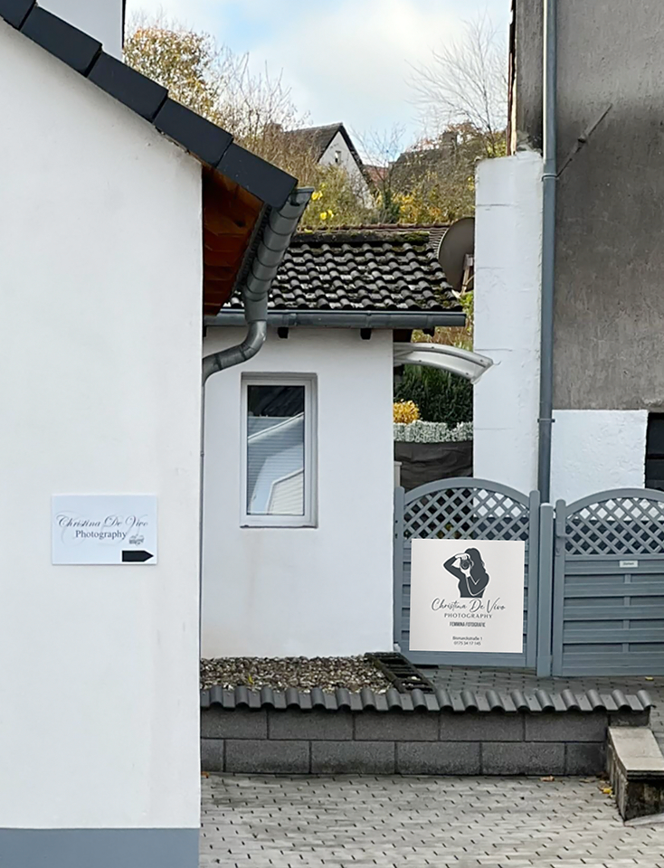 Studiohaus der Fotografin Christina De Vivo - Bismarckstraße 1 in 66987 Thaleischweiler-Fröschen