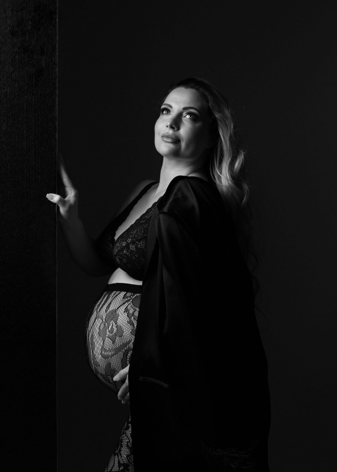 Babybauchbilder-vogue-style-bei Pirmasens Babybauchshooting bei Landstuhl | Christina De Vivo Photography