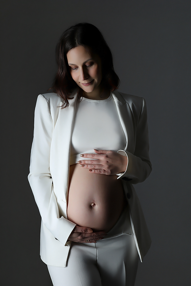 Babybauchfotos-Modern-Dahn-Pirmasens-Landstuhl-Christina-DeVivo. Zeitlose Babybauchbilder bei Pirmasens | Christina De Vivo