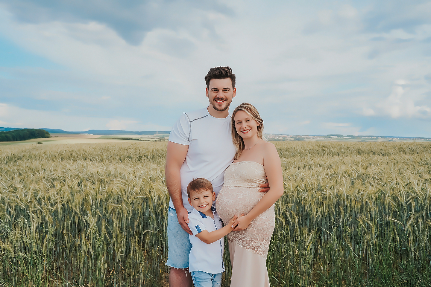 Babybauchshooting-Familie-Pirmasens-Christina-DeVivo Moderne Babybauchbilder als Familie bei Pirmasens | Christina De Vivo