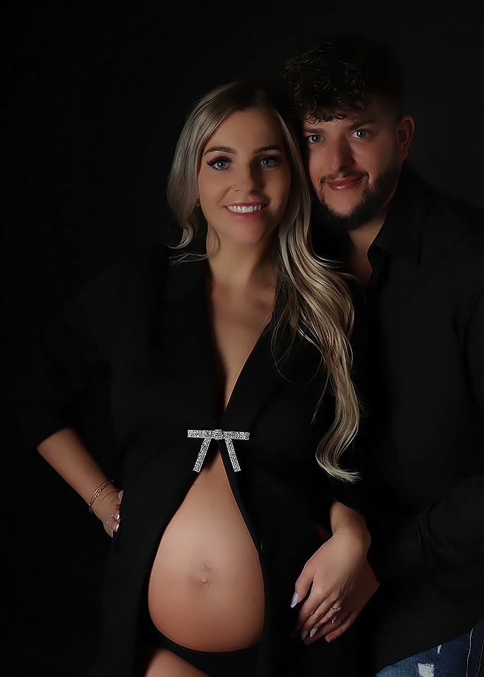 Babybauchshooting-Modern-für-Paare-Pirmasens-Christina-DeVivo Extravagante Babybauchshooting bei Pirmasens | Christina De Vivo