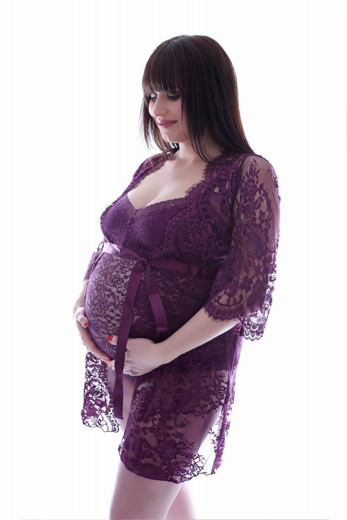 Kundenkleiderschrank für dein Babybauchshooting bei Pirmasens Christina De Vivo Photography