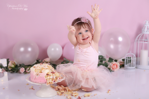 Fotograf Cakesmash erster Geburtstag bei Waldfischbach | Christina De Vivo Photography