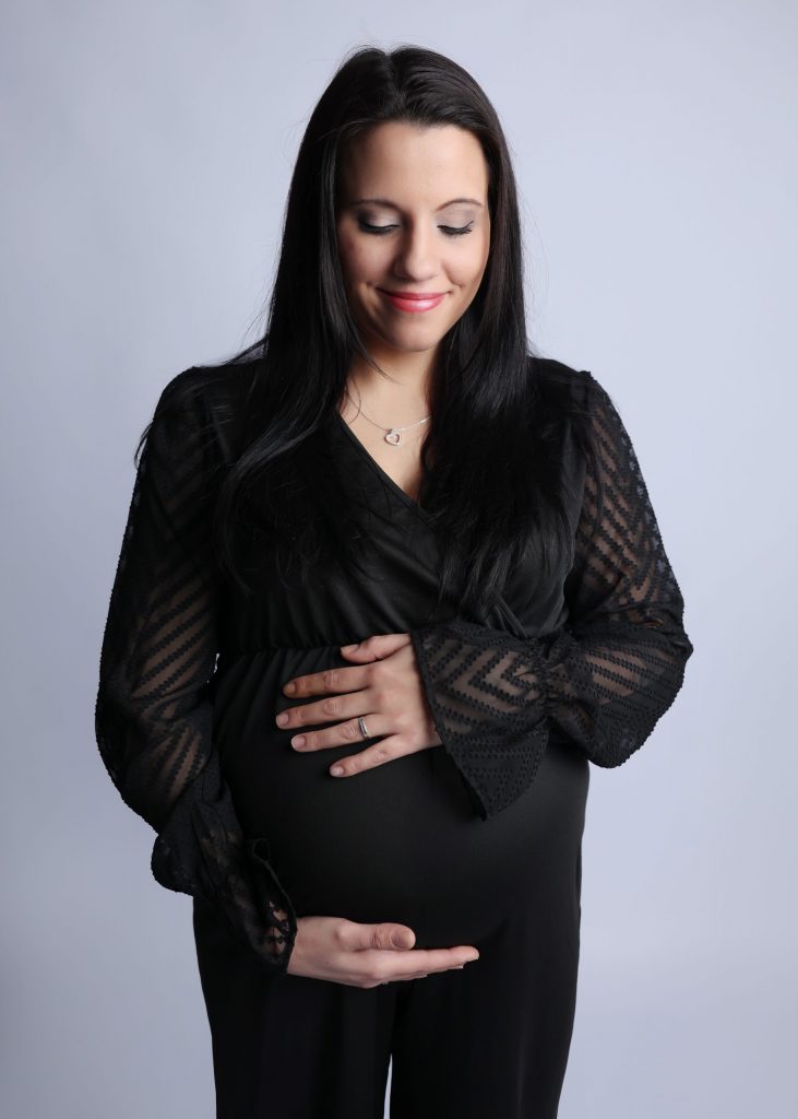 Kundenkleiderschrank für dein Babybauchshooting bei Pirmasens Christina De Vivo Photography
