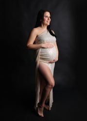 Kundenkleiderschrank für dein Babybauchshooting bei Pirmasens Christina De Vivo Photography