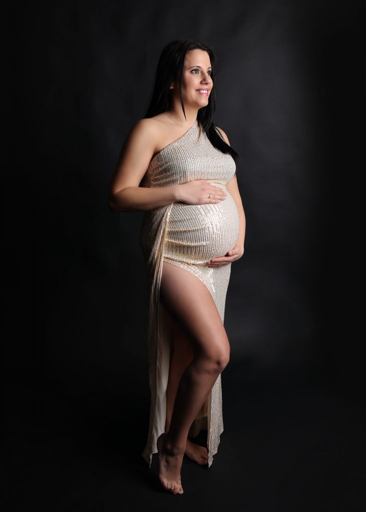 Kundenkleiderschrank für dein Babybauchshooting bei Pirmasens Christina De Vivo Photography