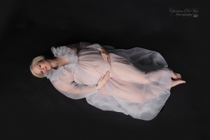 Kundenkleiderschrank für dein Babybauchshooting bei Pirmasens Christina De Vivo Photography