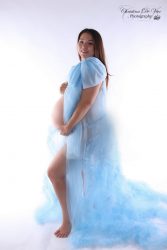 Kundenkleiderschrank für dein Babybauchshooting bei Pirmasens Christina De Vivo Photography