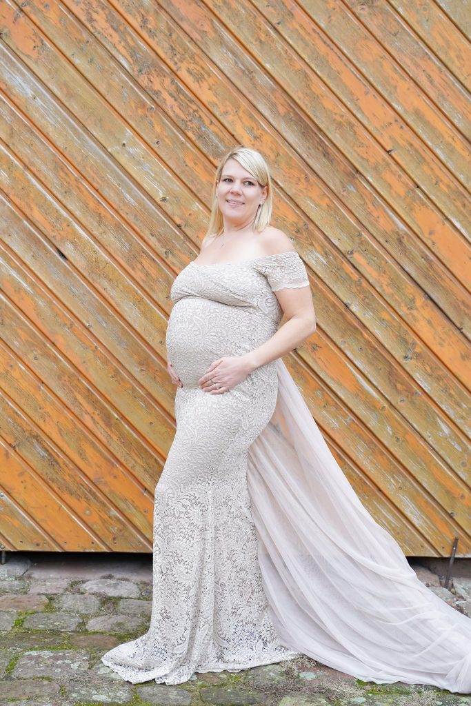 Kundenkleiderschrank für dein Babybauchshooting bei Pirmasens Christina De Vivo Photography