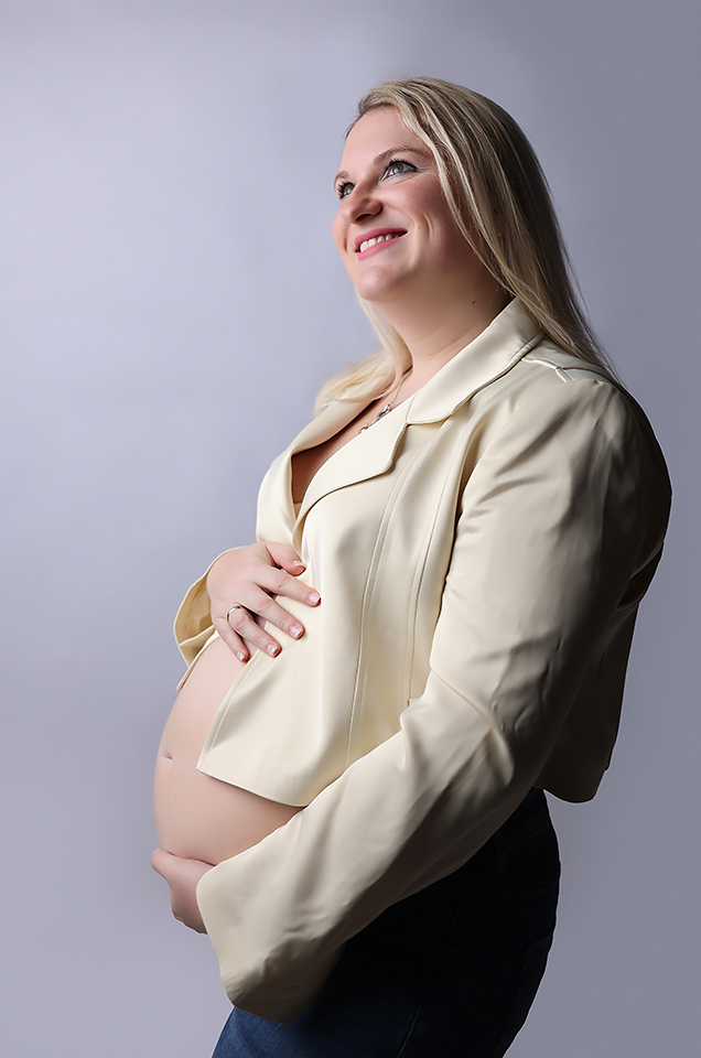Kundenkleiderschrank für dein Babybauchshooting bei Pirmasens Christina De Vivo Photography