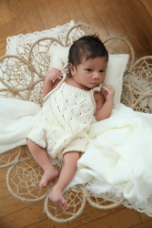 Babybilder mit Outfits bei Pirmasens Landstuhl Zweibrücken Homburg Fehrbach Kaiserslautern | Christina De Vivo Photography