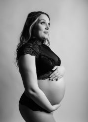 Kundenkleiderschrank für dein Babybauchshooting bei Pirmasens Christina De Vivo Photography