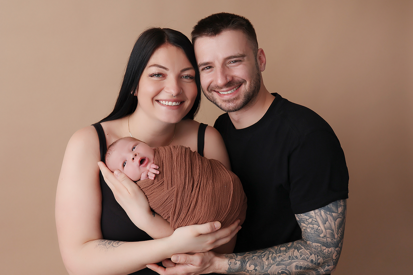 Familienbilder-mit-Baby-Babyfotograf-Landstuhl Familienbild mit Baby by Christina De Vivo Babyfotograf bei Landstuhl
