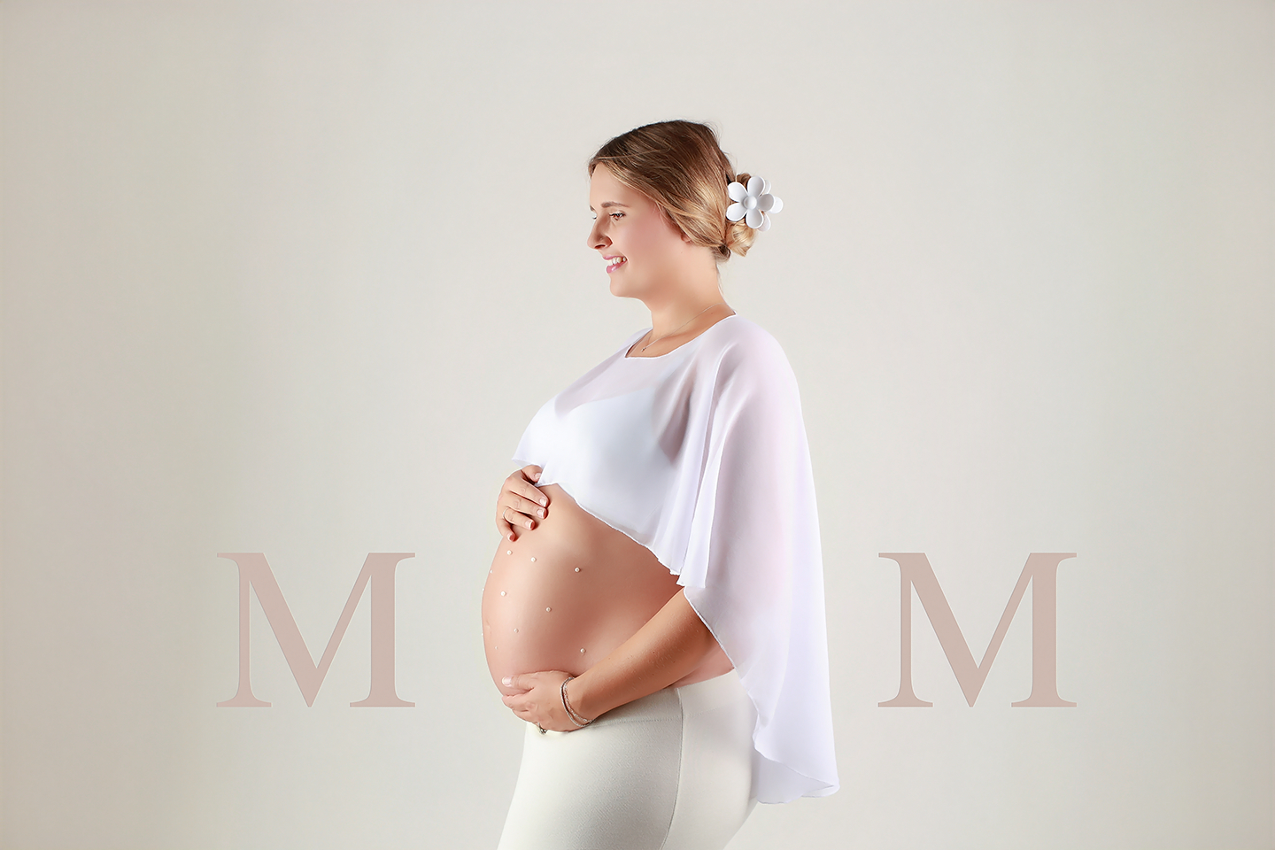 Babybauchbilder im Vogue Style modern, chic, zeitlos, bei Fotograf Christina De Vivo bei Pirmasens