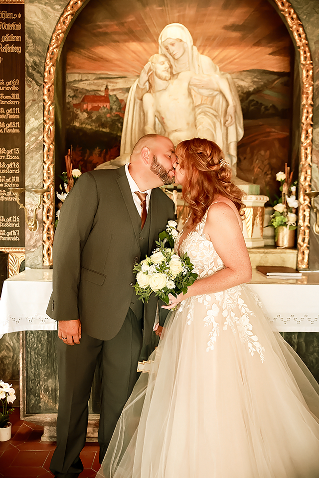 Liebevolle Details und echte Emotionen. Professionelle Begleitung eurer Hochzeit in Pirmasens. Jetzt Galerie ansehen & unverbindlich anfragen!