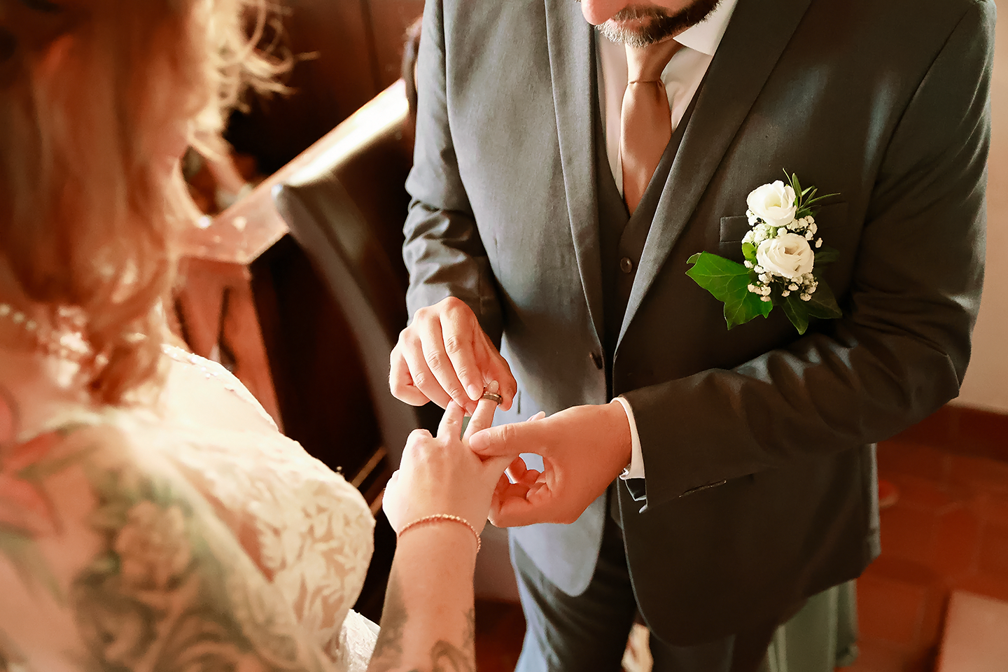 Liebevolle Details und echte Emotionen. Professionelle Begleitung eurer Hochzeit in Pirmasens. Jetzt Galerie ansehen & unverbindlich anfragen!