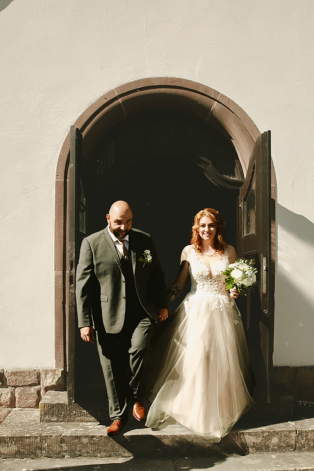 Natürlich, echt und voller Gefühl. Ich begleite eure Hochzeit in Pirmasens & der Südwestpfalz. Entdeckt mein Portfolio & sichert euch euren Termin!